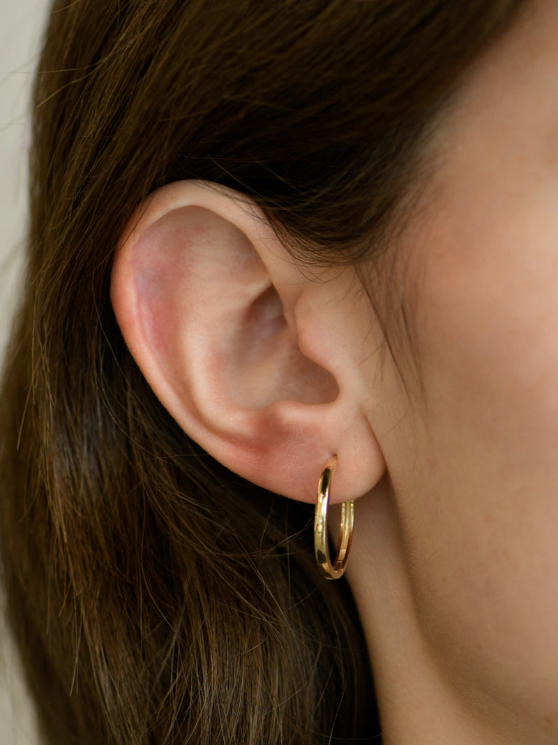 Classique 18mm Gold Hoops