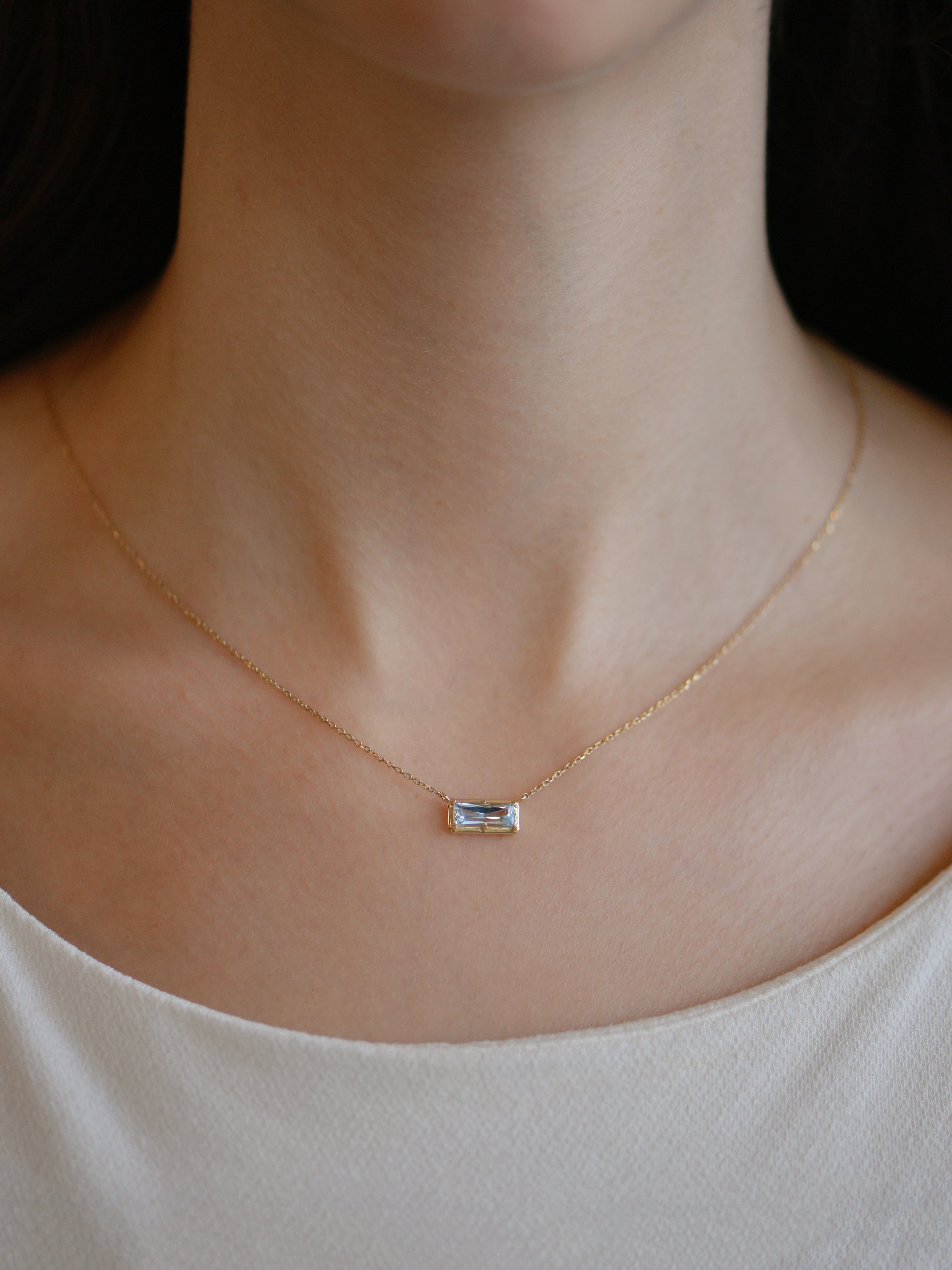 Cléo Carré Baguette Necklace