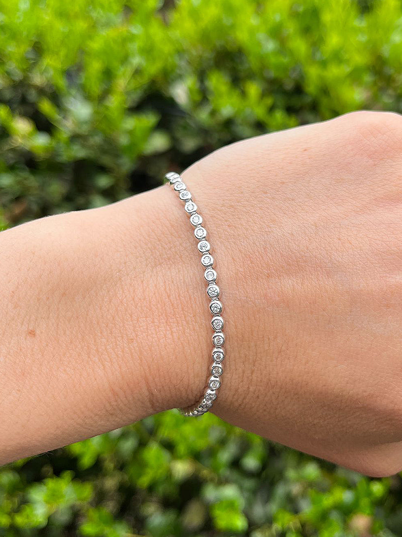 Classique Julia Bezel Tennis Bracelet