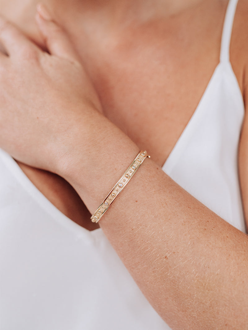 Méditerranée Dotted Diamond Bangle