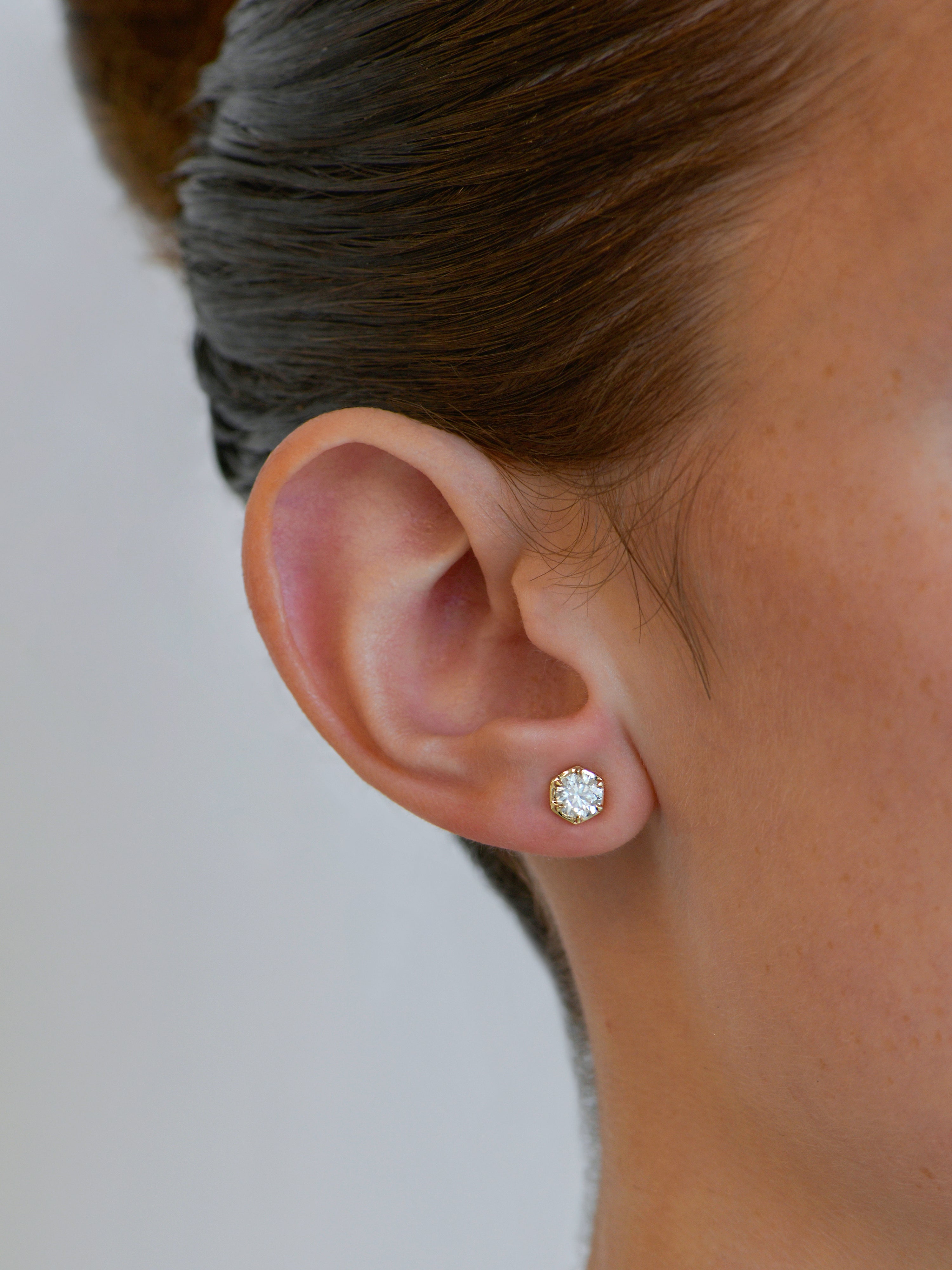 Mélia Claw Prong Stud