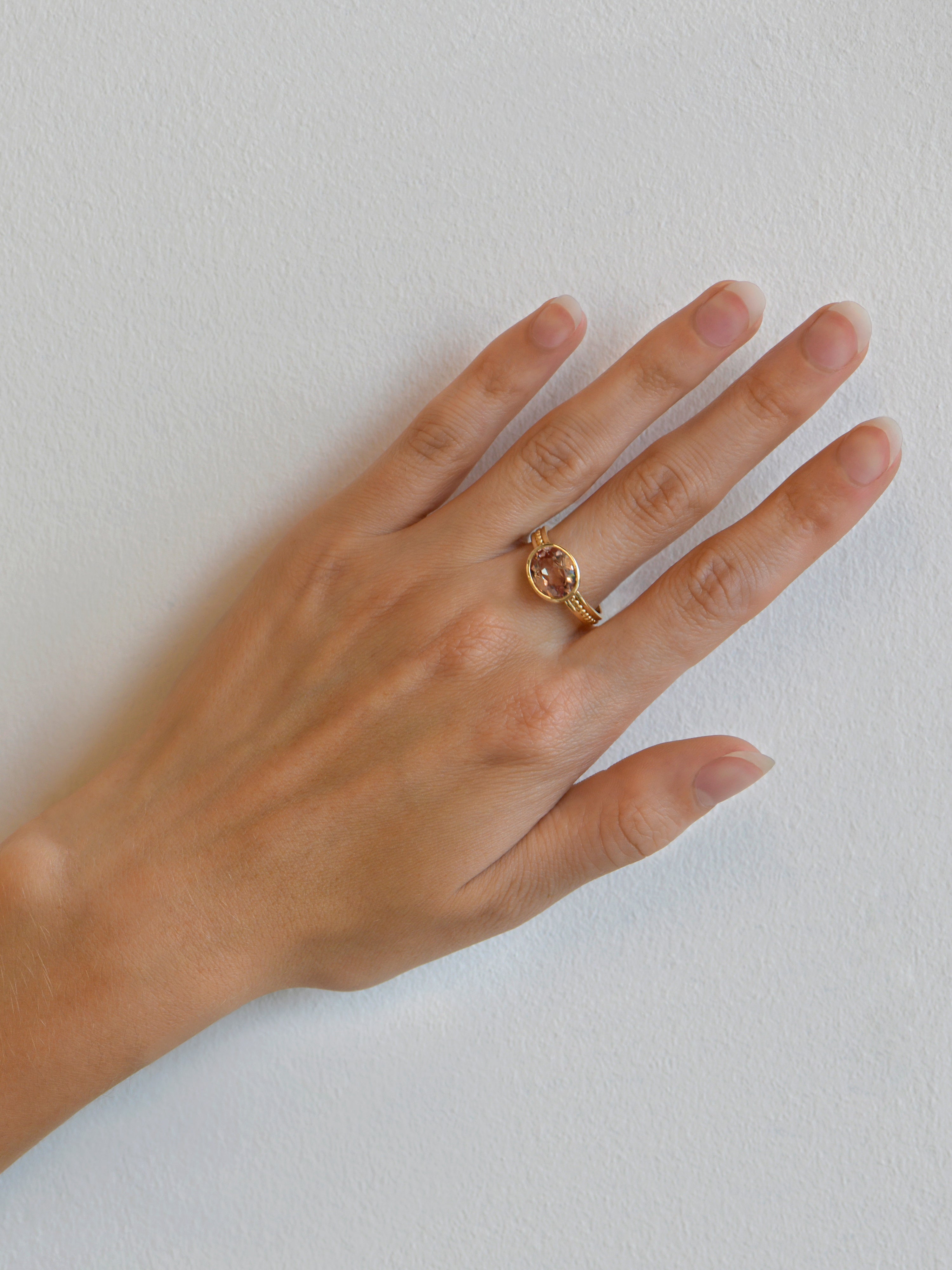 Classique Oval Dew Drop Band Ring