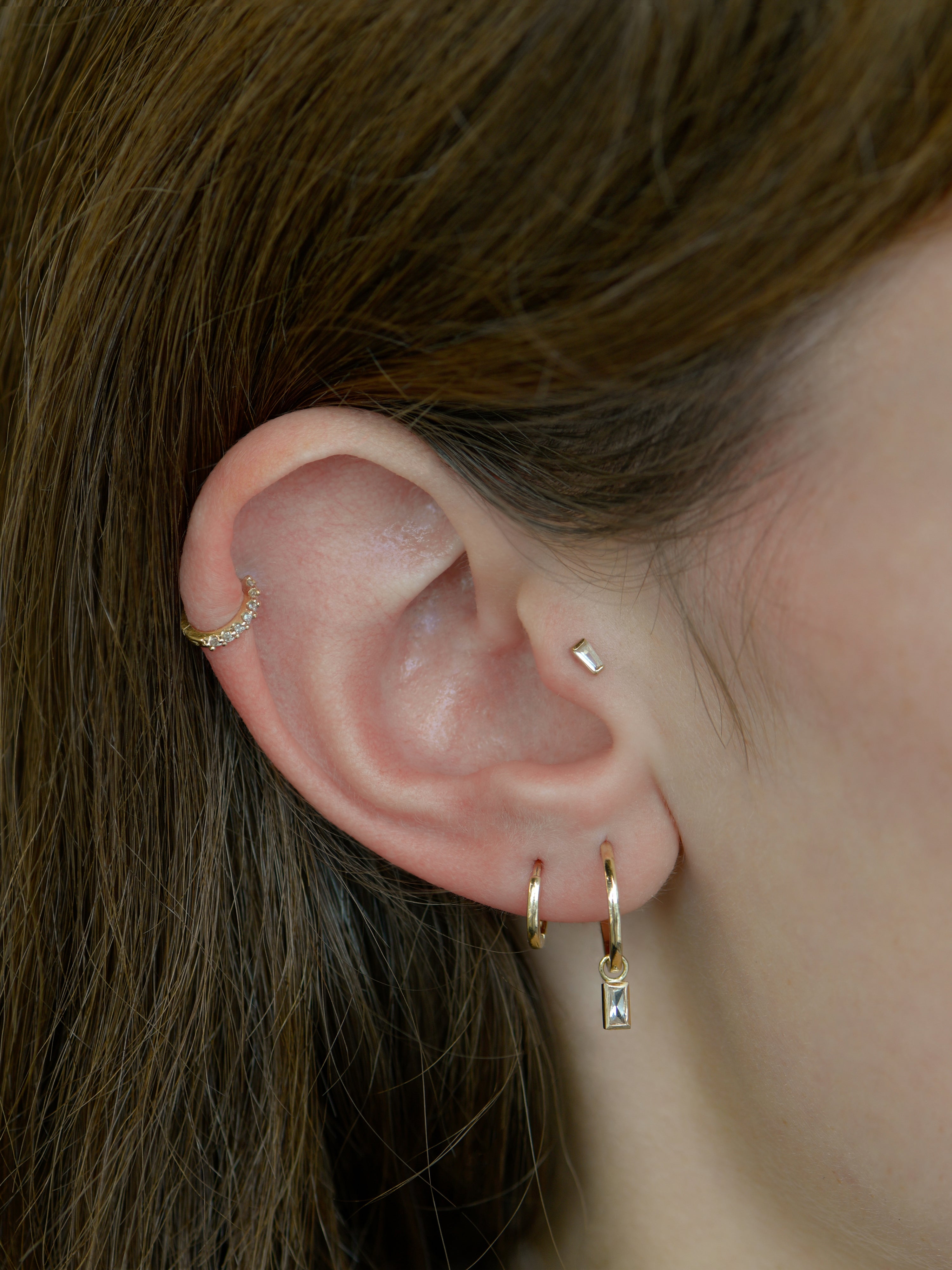 Boucles d'Oreilles Créoles à Cliquet Breloque Baguette Mel Soldera