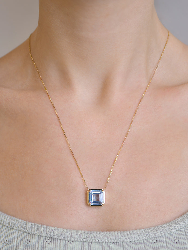 Cléo Carré Daniela Grande Square Necklace