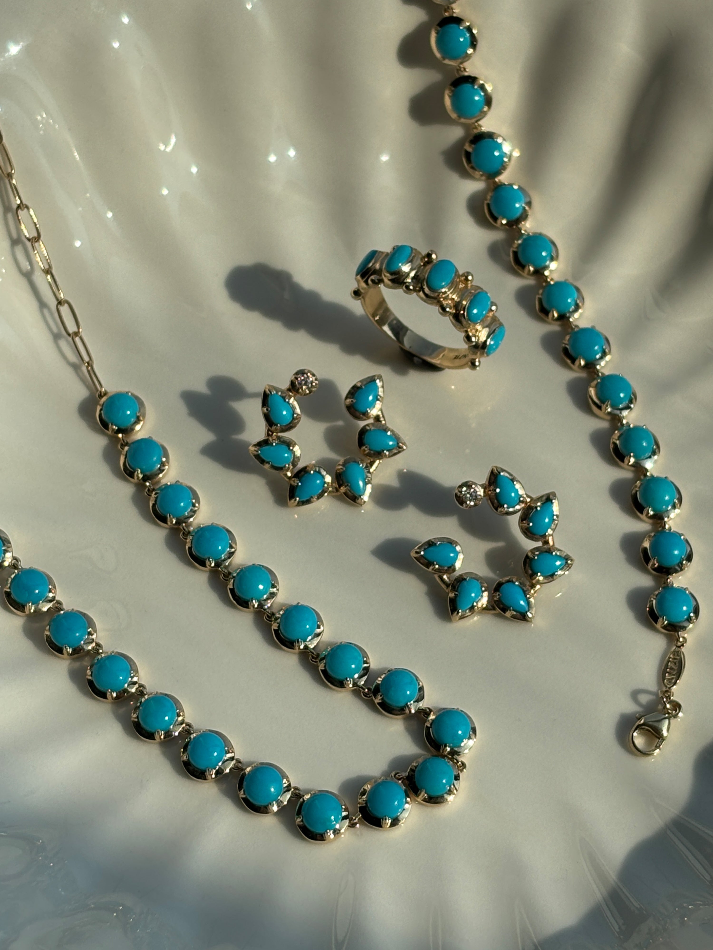 Mélia Pear Front to Back Hoops