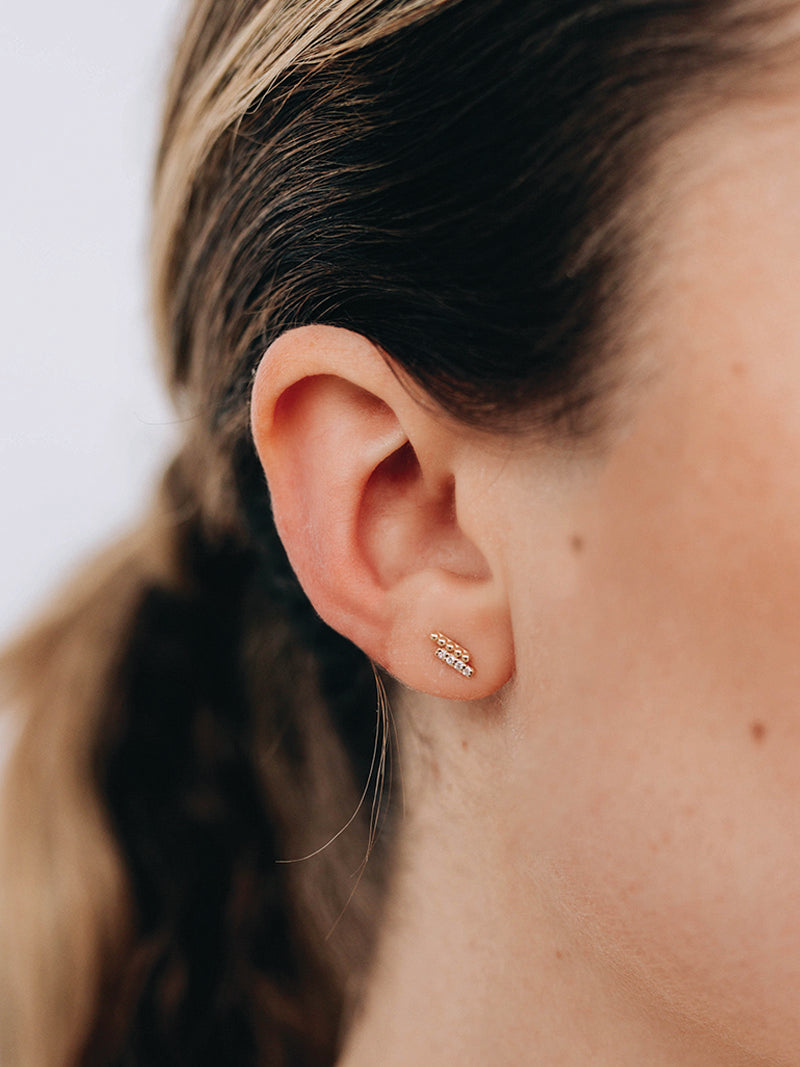 Dew Drop Pavé Bar Single Stud