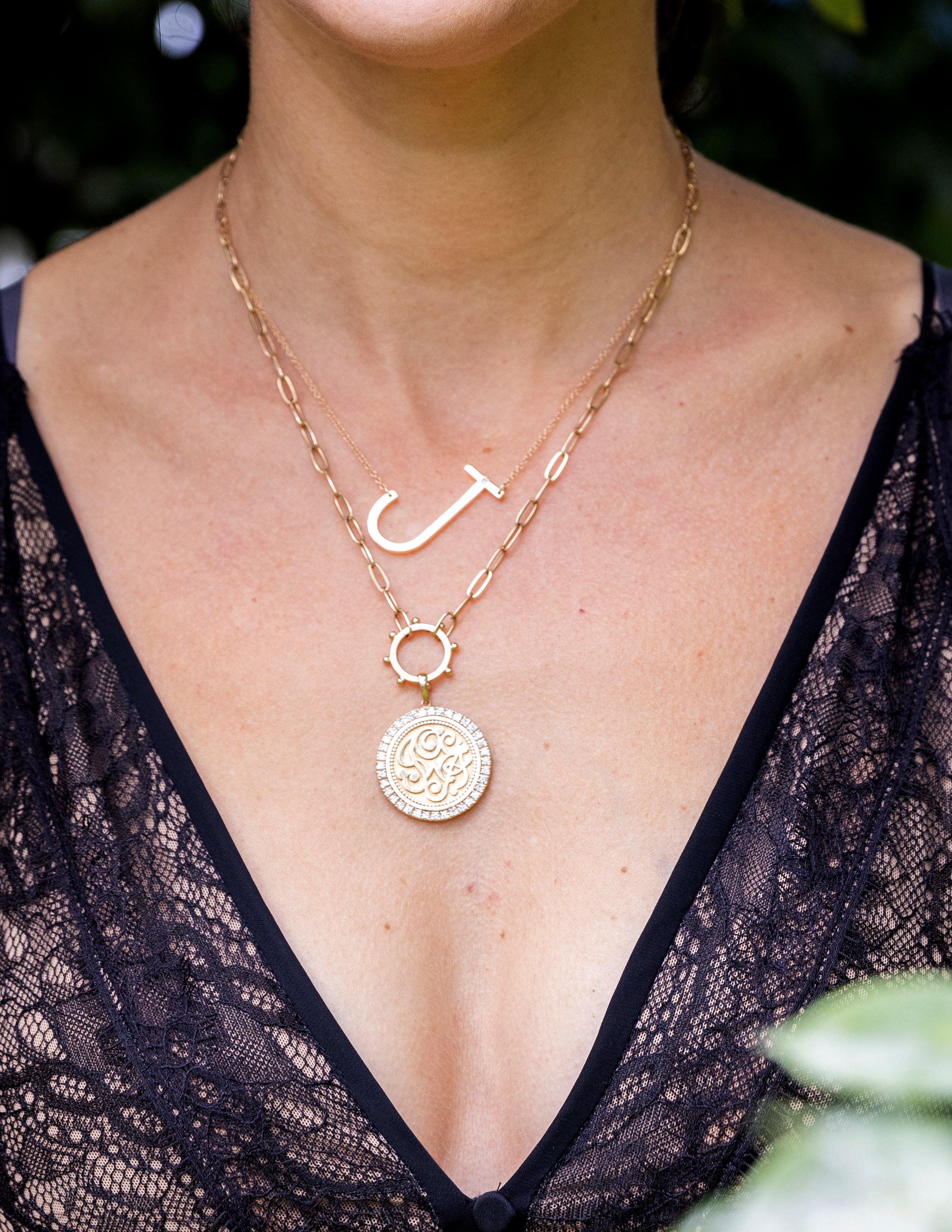 Dew Drop Marine Story Catcher with Oval Chain