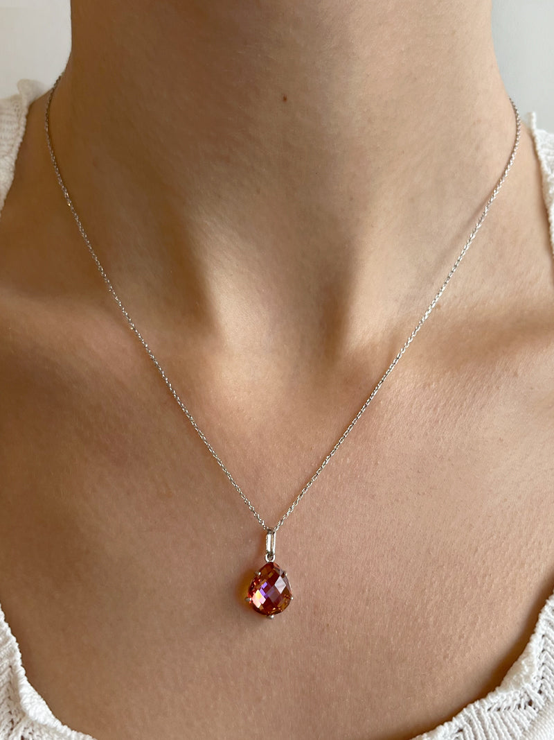 Classique Gemstone Necklace