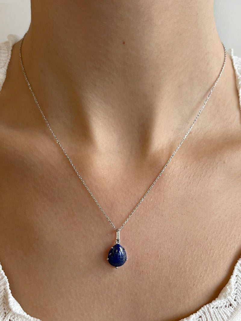 Classique Gemstone Necklace