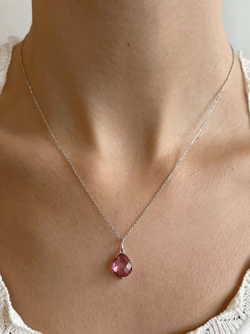Classique Gemstone Necklace