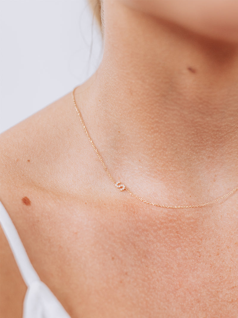 Collier Love Letter Personalisable de A à Z en Pavé