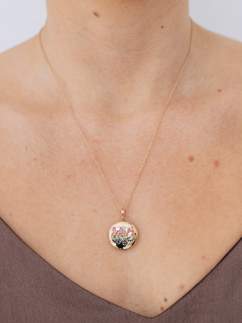 Pendentif Médaillon d’Amour en Saphir Arc-en-Ciel