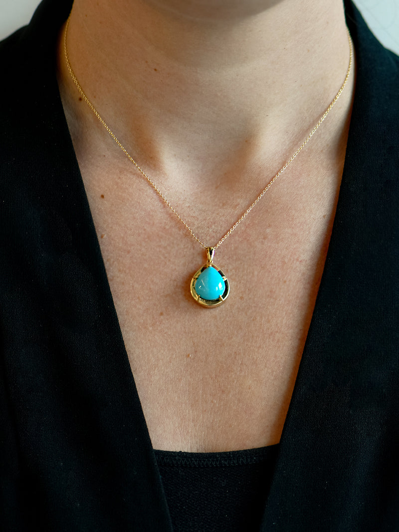 Grande Classique Mélia Pear Pendant