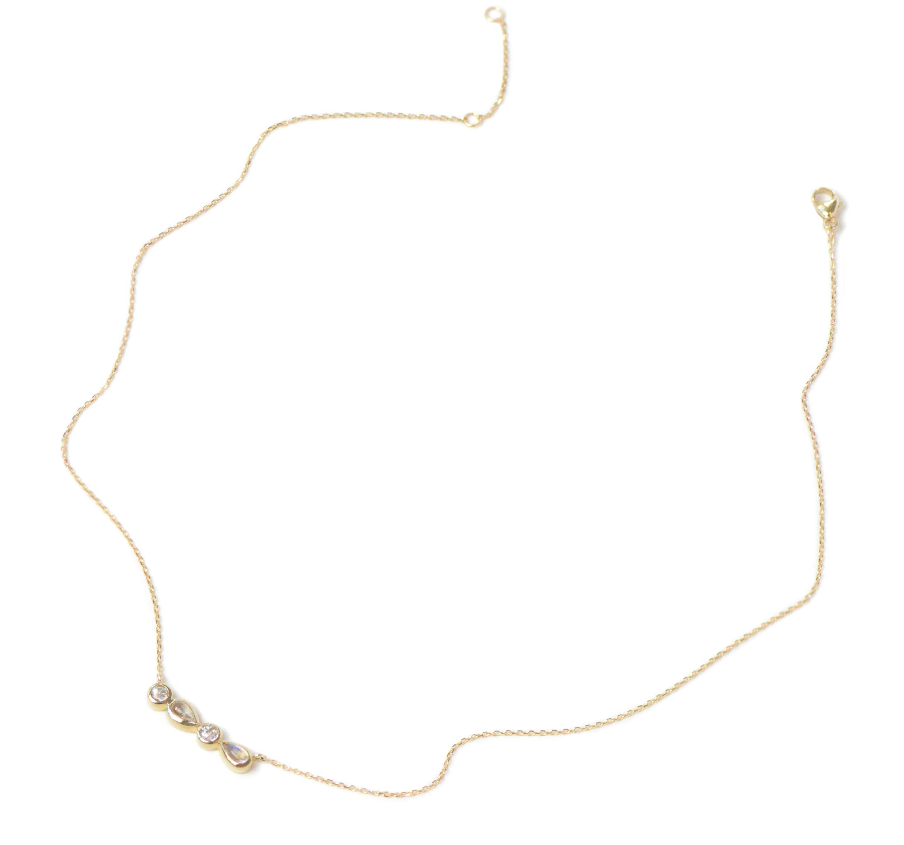 Classique Linéa Micro Bar Necklace