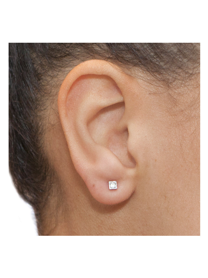 Clous d’Oreilles Carrés Cléo