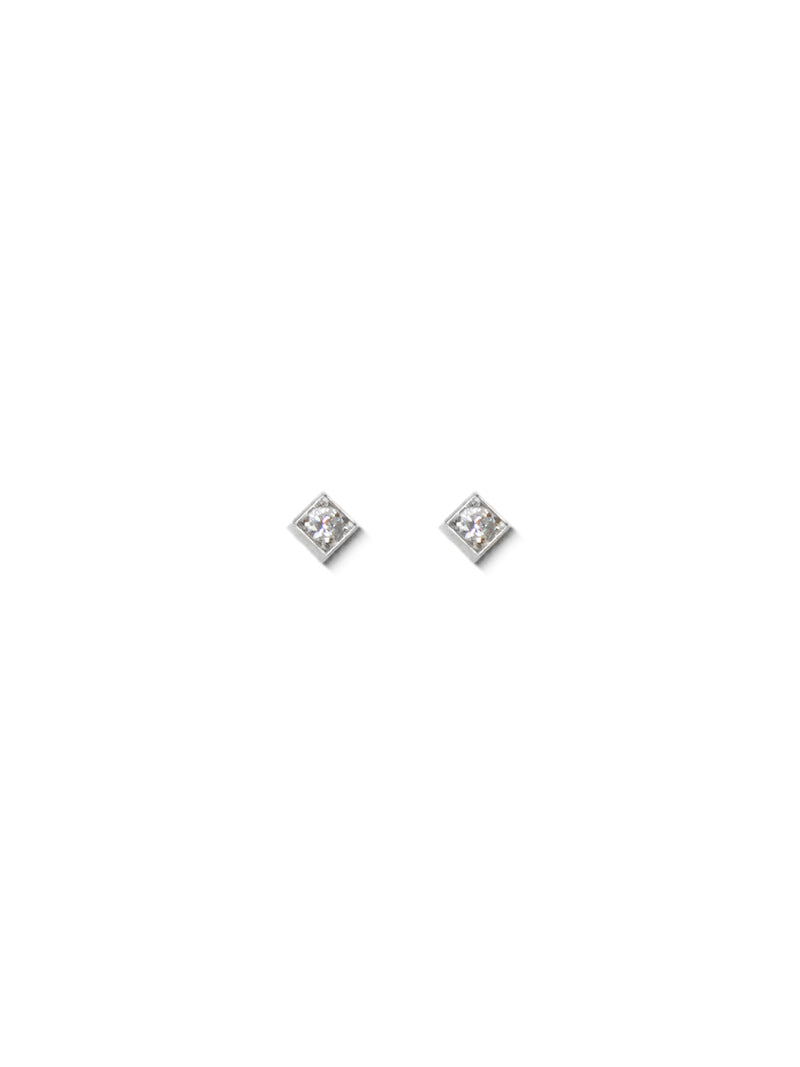 Clous d’Oreilles Carrés Cléo