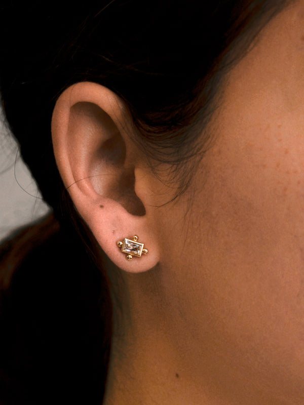 Cléo Baguette Single Stud